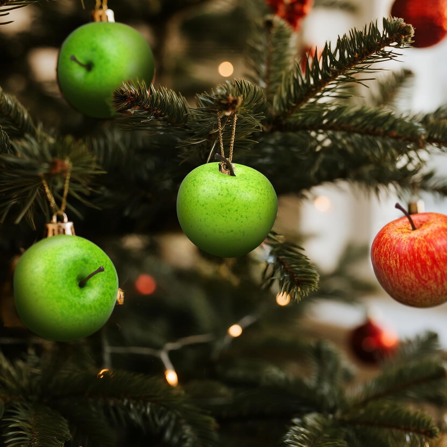 20 Pcs Fake Apples Decor, 2.1 Inch Artificial Fruits Mini Red Apples for Dining Table Centerpiece Decor, Faux Apple Fruits Decoration Home Kitchen Party Props (10 Pcs Red + 10 Pcs Green)