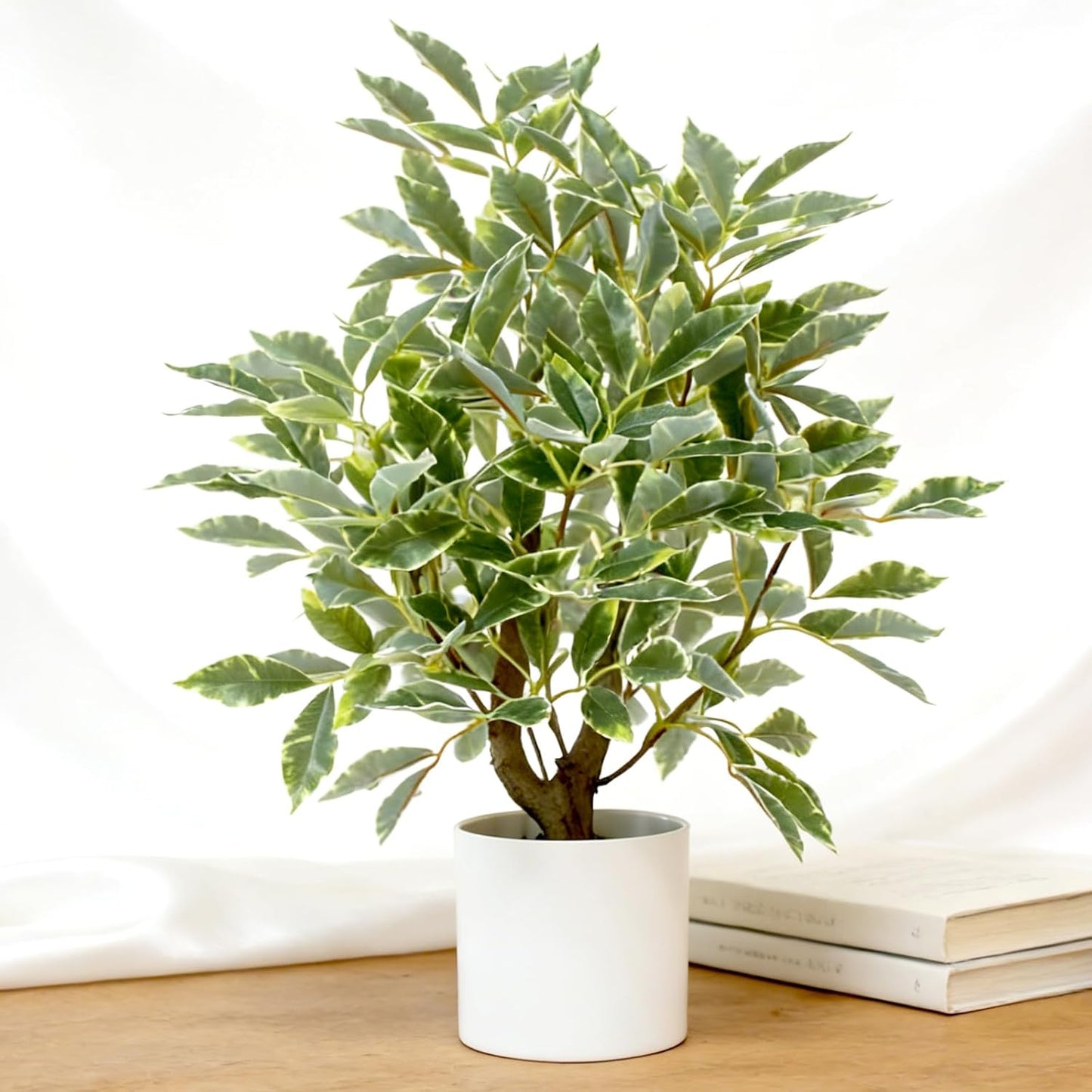 Artificial Potted Plant, 18“ Indoor Fake Lemon Tree Greenery with White Pot Faux Green Plants Lemon Citrus Branches Stems for Kitchen Office Living Room Table Desk Home Decor