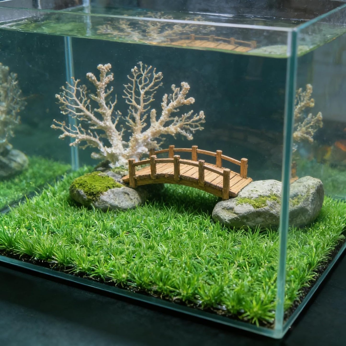 Aquarium Decor Artificial Plastic Lawn Grass ,4PCS 9 inches Fish Tank Decorations , Easy Install Green Plants for Aquariums,Breeding Grass and Hermit Crab Climbing Habitats with 16 Suction Cups