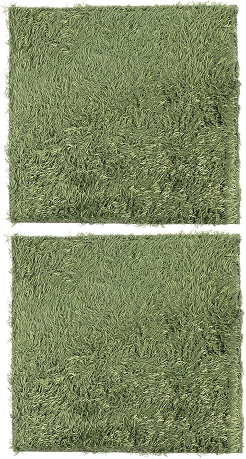 2pcs Crawling Carpets Moisturizing Artificial Grass Mats for Reptiles Amphibians Absorbent Natural Look Green