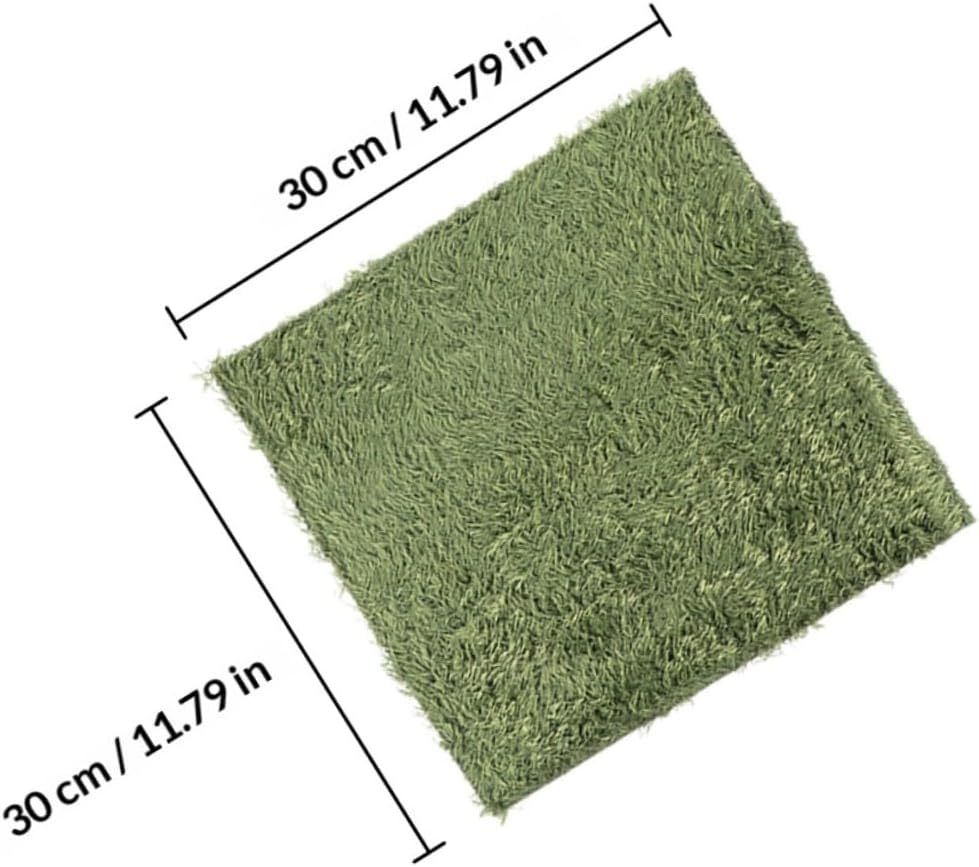 2pcs Crawling Carpets Moisturizing Artificial Grass Mats for Reptiles Amphibians Absorbent Natural Look Green