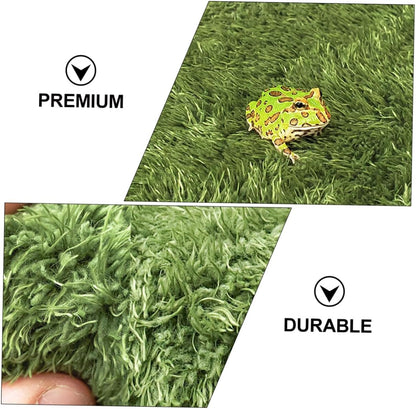 2pcs Crawling Carpets Moisturizing Artificial Grass Mats for Reptiles Amphibians Absorbent Natural Look Green