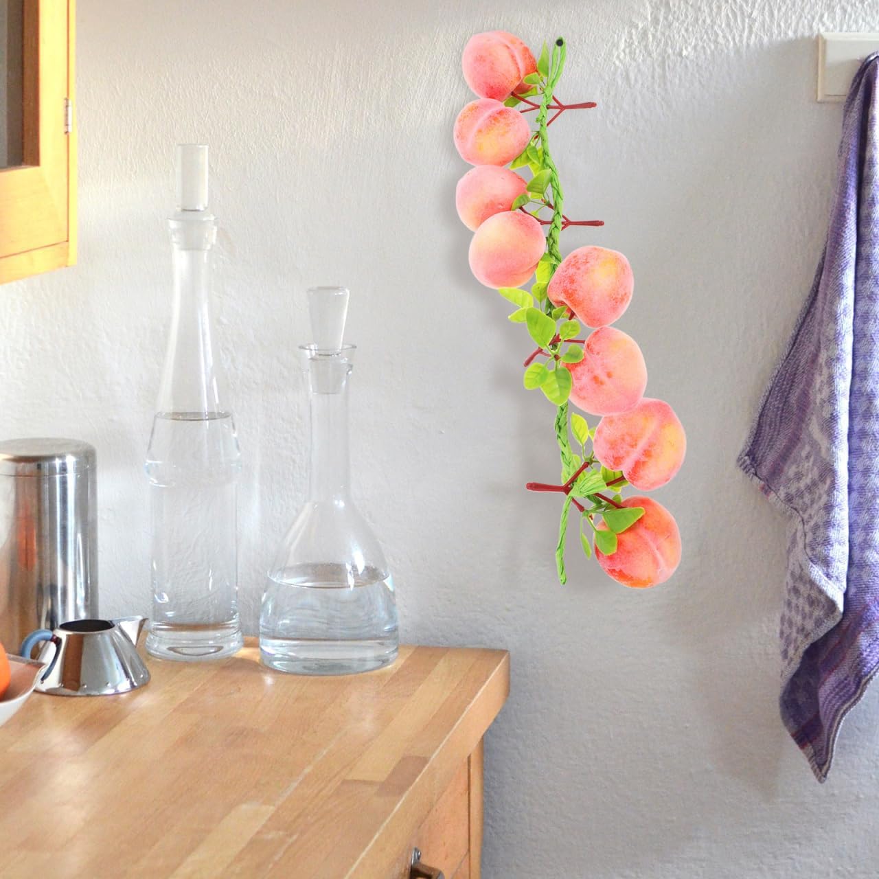 3Pcs Artificial Peach Pendant String 19.68In Lifelike Faux Peaches Hanging Decoration for Home Kitchen Party Photo Prop