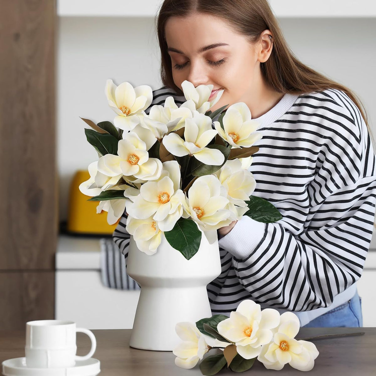 6 Pcs Artificial Magnolia Flowers Stems White Magnolia Long Stem Flower Faux Creamy Grandiflora Buds with Green Leaves for Tall Vase Realistic Table Centerpiece Indoor Decoration