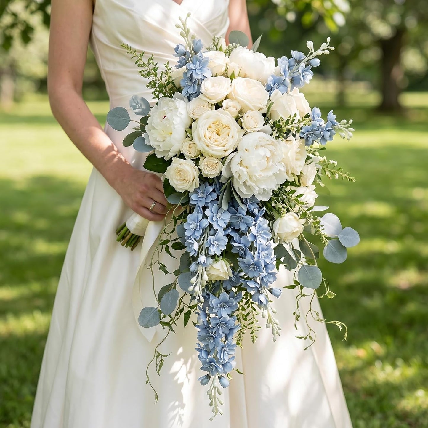16Pcs Dusty Blue Delphinium Artificial Flowers 33.5'' Larkspur Flowers Bulk Long Stem Dusty Blue Wedding Decor Silk Flowers for Tall Vase Wedding Table Centerpieces Home Garden Decor