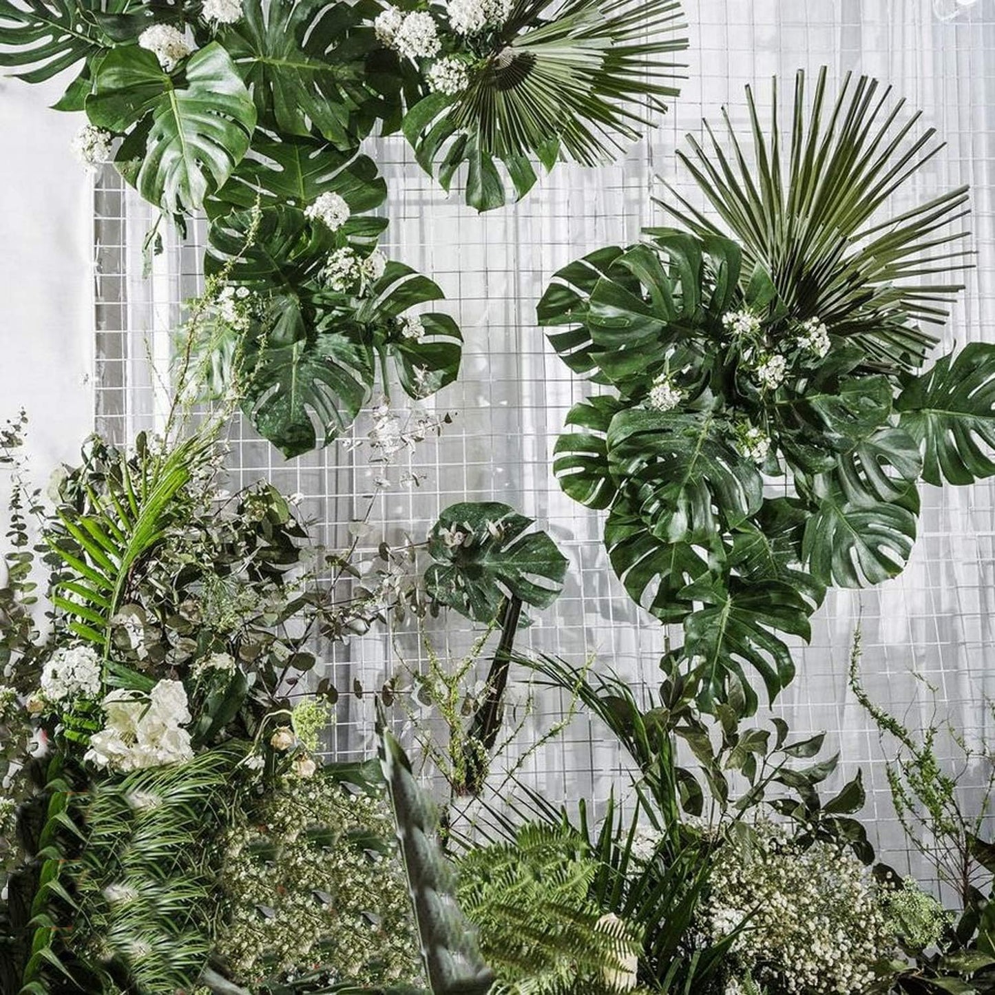 60 Pieces 5 Kinds Artificial Palm Leaves with Faux Stem, Tropical Party Decorations Jungle Monstera Leaves Safari Leaves for Hawaiian Luau Party Jungle Beach Table Leave Decorations