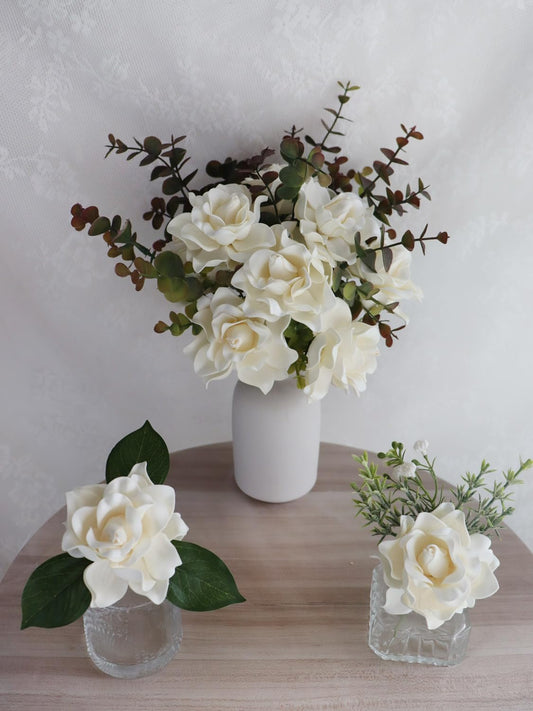 Artificial Flowers 25pcs Cream Gardenia Flowers with Stem for Wedding Flowers Centerpieces Bridal Shower Baby Shower Decorations DIY Wedding Bouquets Party Floral Arrangements