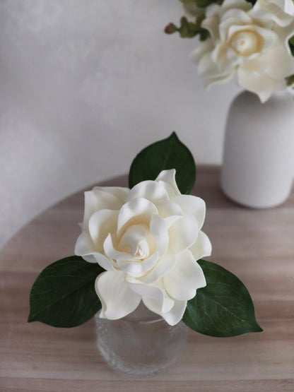Artificial Flowers 25pcs Cream Gardenia Flowers with Stem for Wedding Flowers Centerpieces Bridal Shower Baby Shower Decorations DIY Wedding Bouquets Party Floral Arrangements