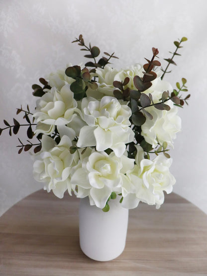Artificial Flowers 25pcs Cream Gardenia Flowers with Stem for Wedding Flowers Centerpieces Bridal Shower Baby Shower Decorations DIY Wedding Bouquets Party Floral Arrangements