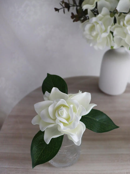 Artificial Flowers 25pcs Cream Gardenia Flowers with Stem for Wedding Flowers Centerpieces Bridal Shower Baby Shower Decorations DIY Wedding Bouquets Party Floral Arrangements