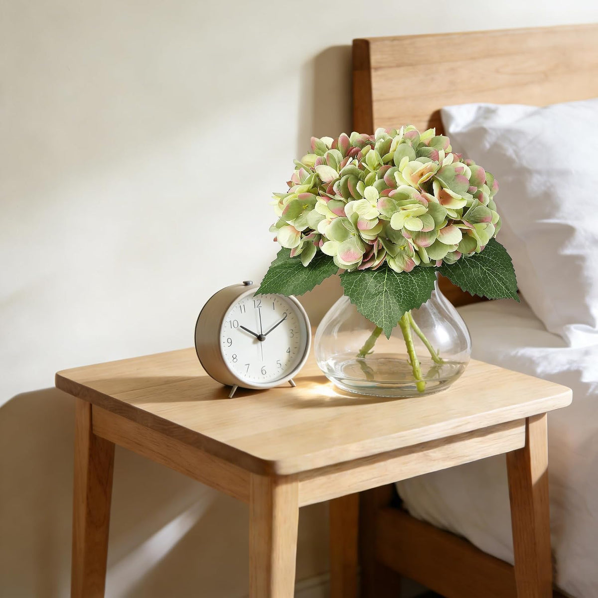 Artificial Hydrangea Flowers with Glass Vase & Fake Water - Faux Hydrangea for Home Table, Wedding Party, Office Decor | Realistic Fake Hydrangeas, Silk Flowers for Vase Arrangement(Hydrangea, white)