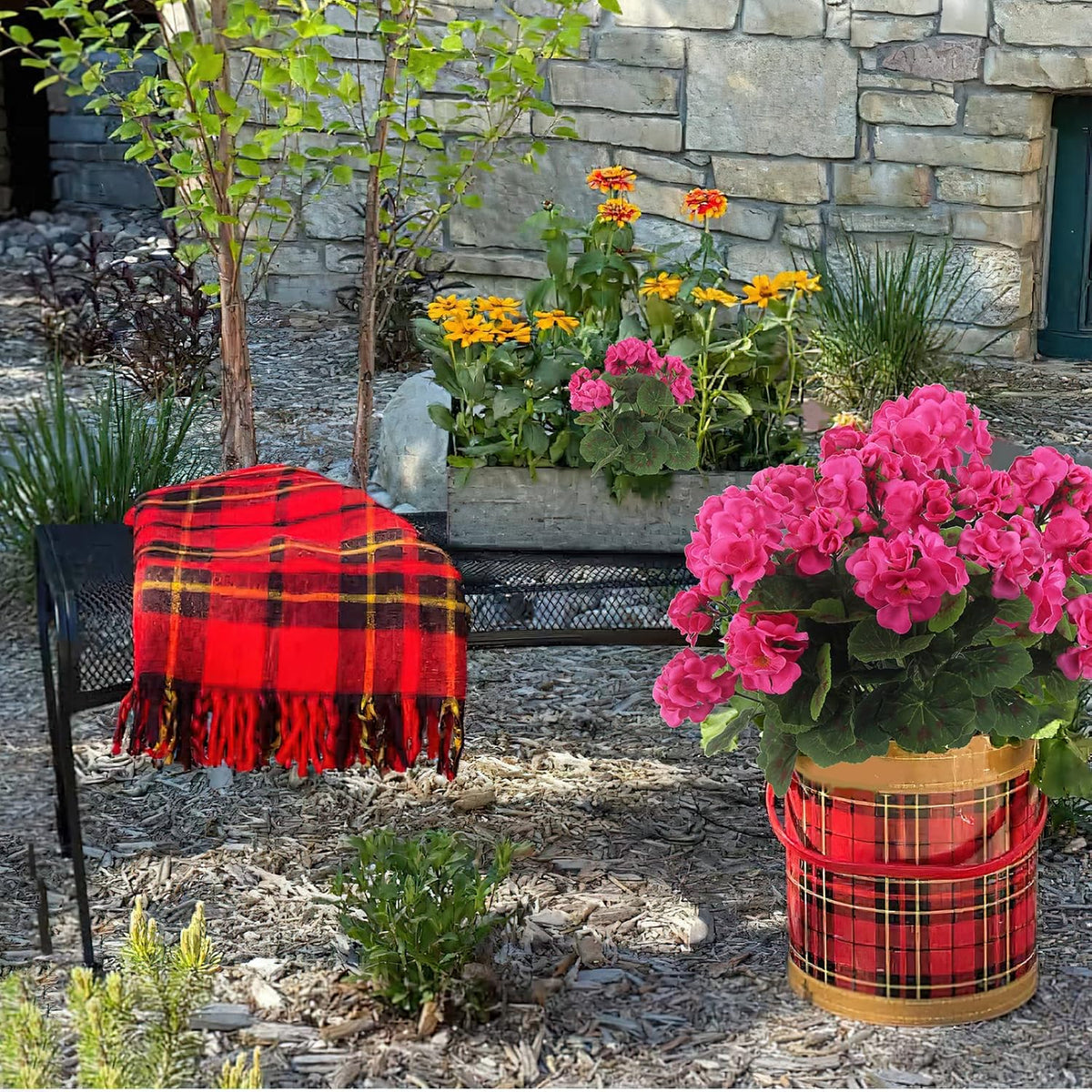 2 Pcs Artificial Geranium Flowers for Outdoors Silk Flowers Outside UV Resistant Red Fake Geraniums Bush Faux Flowers for Planter Outdoor Decor Indoor Garden Patio Table Centerpiece