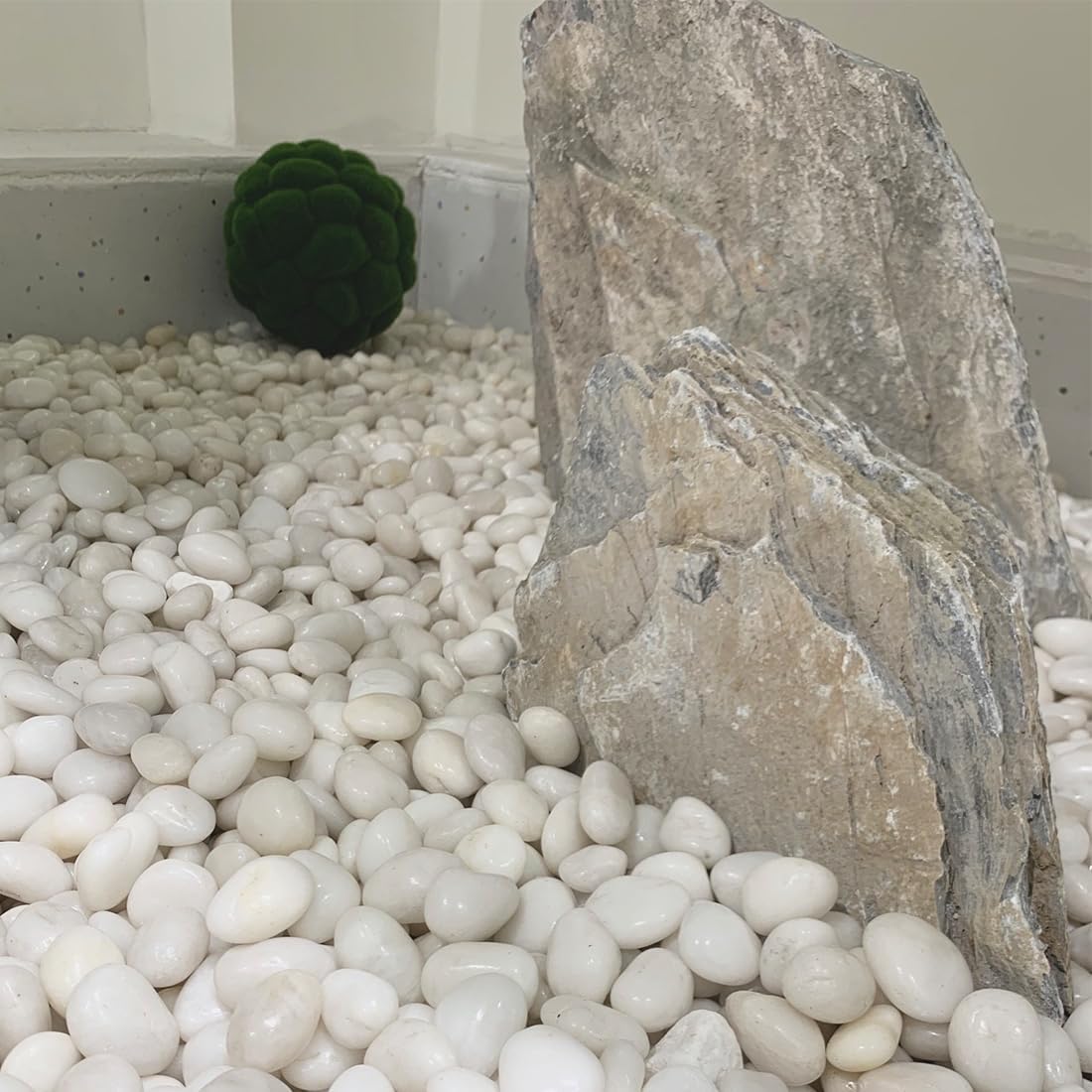 YISZM 5lbs White River Rocks, 1-2 Inch Natural Pebbles for Indoor Plants, High Polished Decorative Stones Vase Filler Fish Tank Aquariums Landscaping Garden Outdoor and Indoor DIY