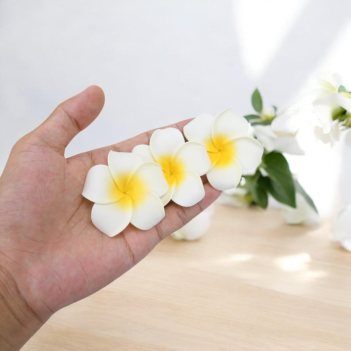 100Pcs 1.9'' White Hawaiian Plumeria Foam Flower Heads, Artificial Frangipani with Petal for Hair Clips, Lei Making Supplies, Hat Cap Ornament, DIY Floral Craft Decor, Spring Wedding Beach Party Home