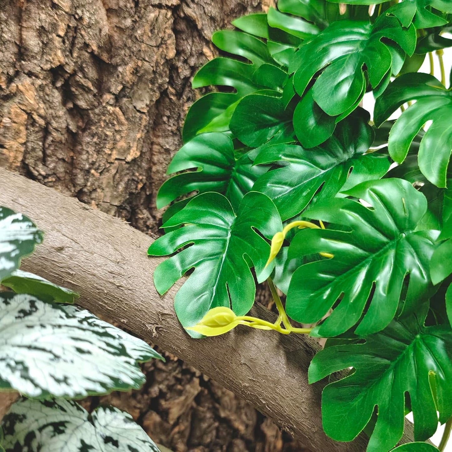 Reptile Plants, Terrarium Hanging Plant Vines, Artificial Leaves with Suction Cup, Bearded Dragon Tank Accessories for Gecko Lizard Snake Frog Tortoise Decorations - Alocasia Velvet