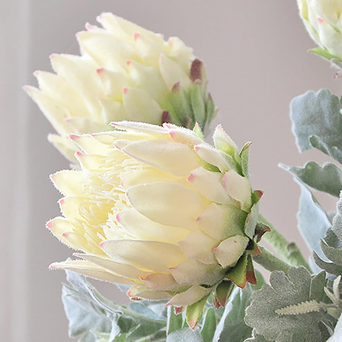 4 Piece Artificial King Protea Flower Tropical Flowers Bouquet Spring Fake Protea Cynaroides Flower Arrangements Silk Flower Bouquet for Wedding Table Centerpiece Decor