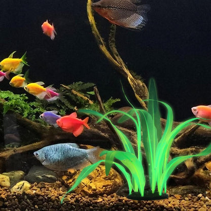 Silk Aquarium Plants, 7 Inch Tall Floating Glowing Decoration Plant Simulation Artificial Aquarium Plant Silk Fish Plants for Betta Fish Tank Decor Accessories, Green