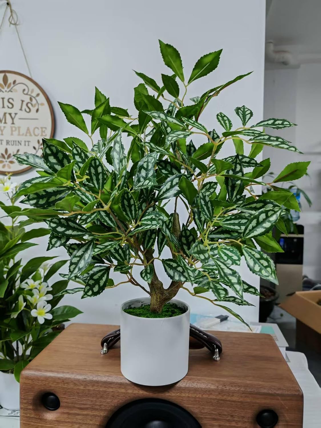 Artificial Potted Plant, 18“ Indoor Fake Lemon Tree Greenery with White Pot Faux Green Plants Lemon Citrus Branches Stems for Kitchen Office Living Room Table Desk Home Decor