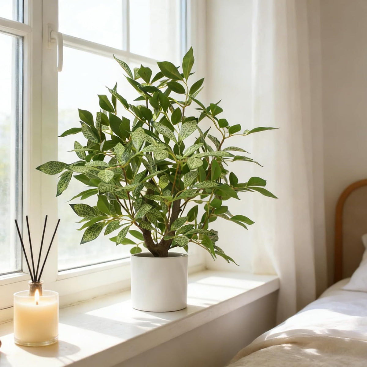 Artificial Potted Plant, 18“ Indoor Fake Lemon Tree Greenery with White Pot Faux Green Plants Lemon Citrus Branches Stems for Kitchen Office Living Room Table Desk Home Decor
