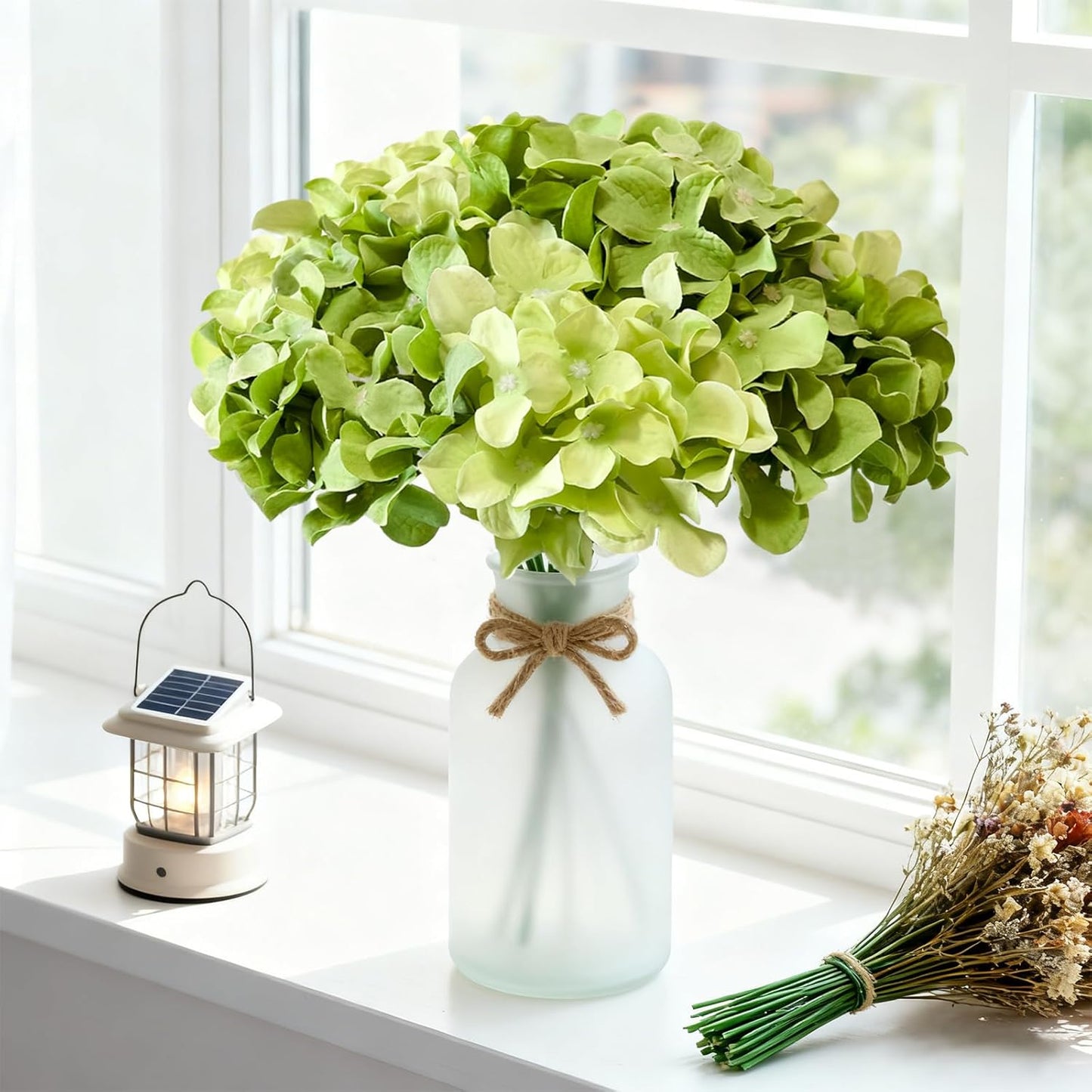 50 Pcs Faux White Blue Hydrangea Artificial Flowers Bulk, Fake Silk Hydrangea Flowers Heads with Stems for Wedding Decorations Garden Party Baby Shower Porch Home Decor Table Centerpieces