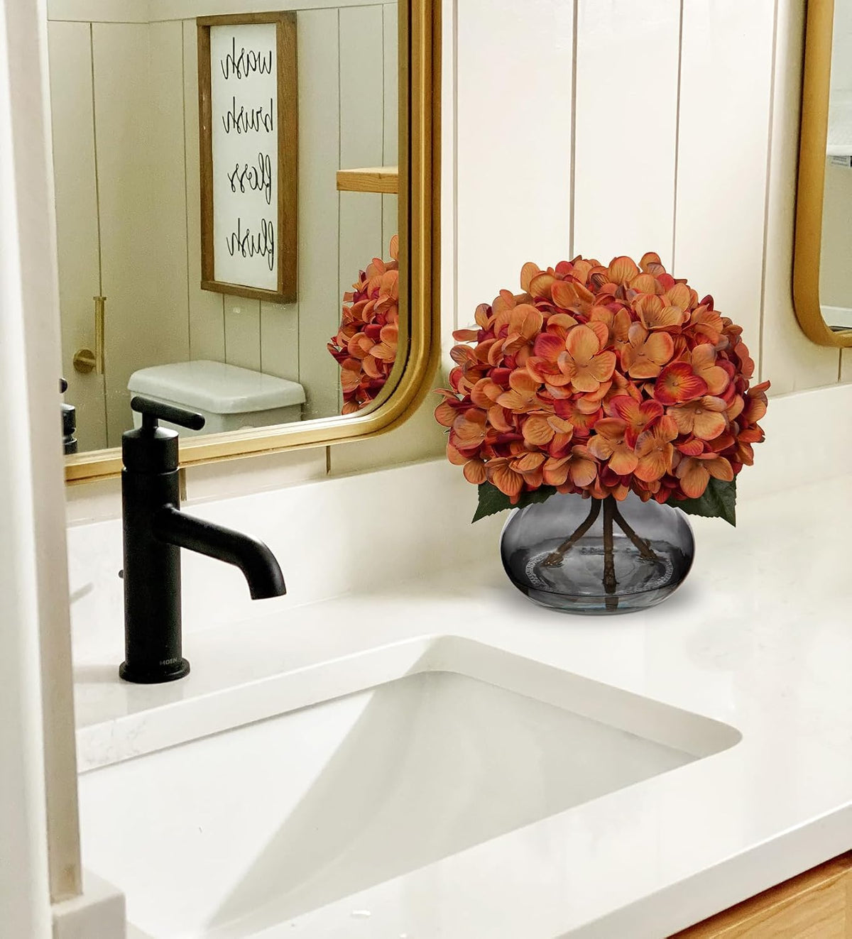 Hydrangea Artificial Flowers with Vase White Silk Fake Flowers Arrangements in Glass Vase with Faux Water for Home Bathroom Office Table Centerpiece Shelf Decorations