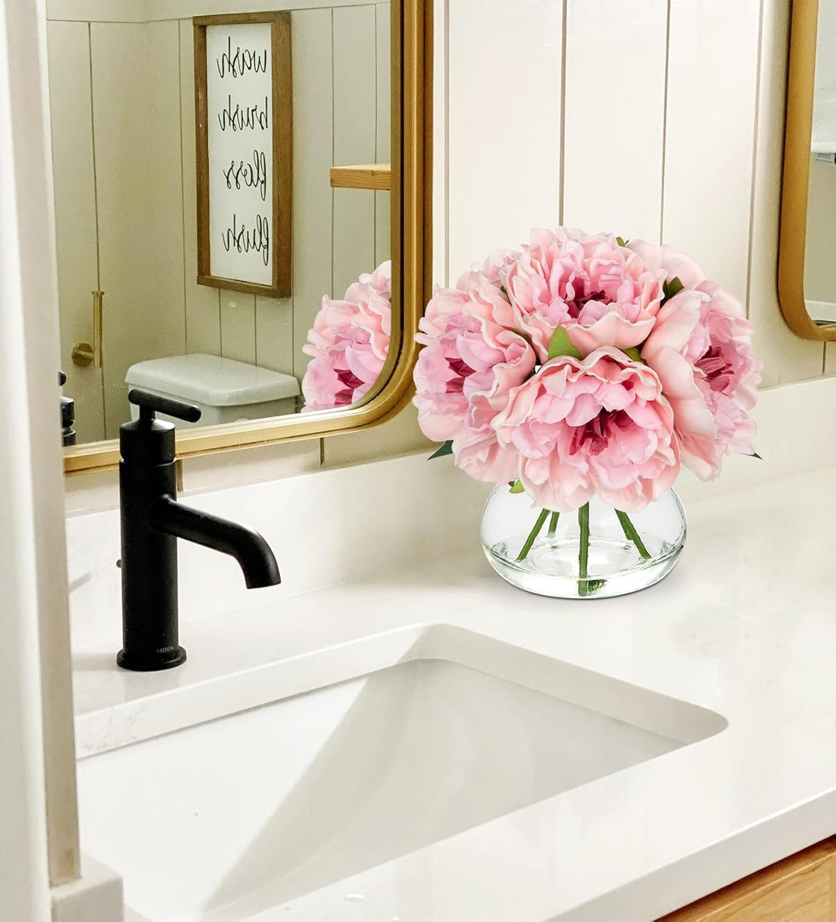 Hydrangea Artificial Flowers with Vase White Silk Fake Flowers Arrangements in Glass Vase with Faux Water for Home Bathroom Office Table Centerpiece Shelf Decorations
