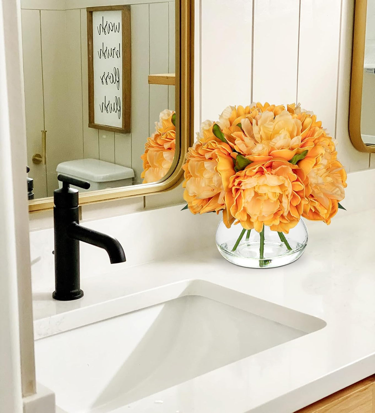 Hydrangea Artificial Flowers with Vase White Silk Fake Flowers Arrangements in Glass Vase with Faux Water for Home Bathroom Office Table Centerpiece Shelf Decorations