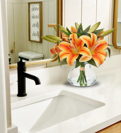 Hydrangea Artificial Flowers with Vase White Silk Fake Flowers Arrangements in Glass Vase with Faux Water for Home Bathroom Office Table Centerpiece Shelf Decorations