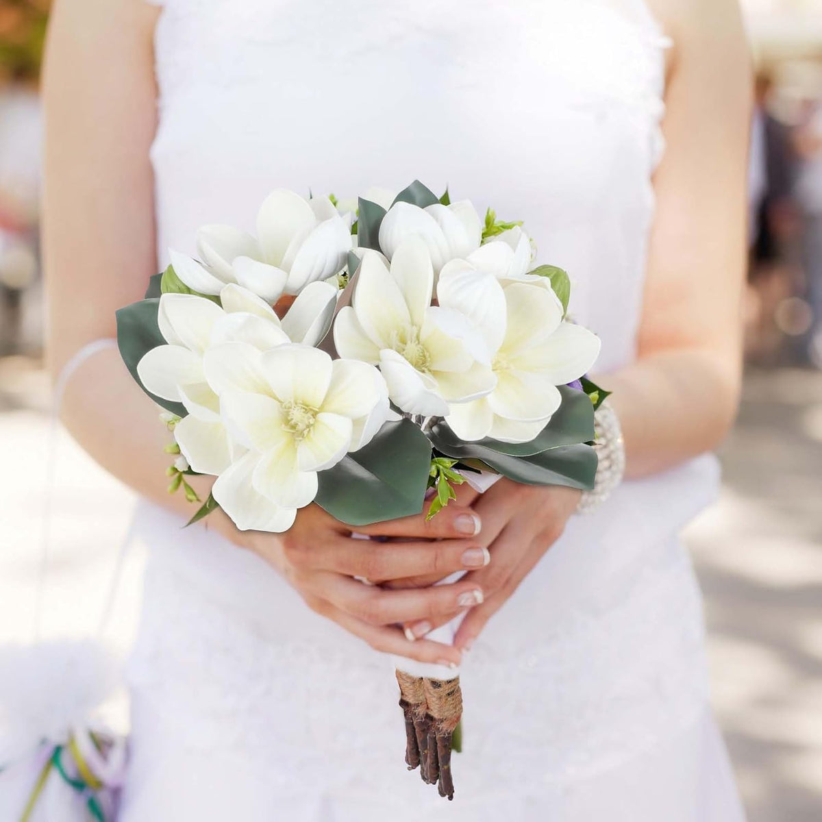2Bundles Artificial Magnolia Flowers White Silk Magnolia Flowers Branches Faux Magnolias Flower with Stems Real Touch Magnolias Flower Bouquet for Wedding Home Indoor Outdoor Decor