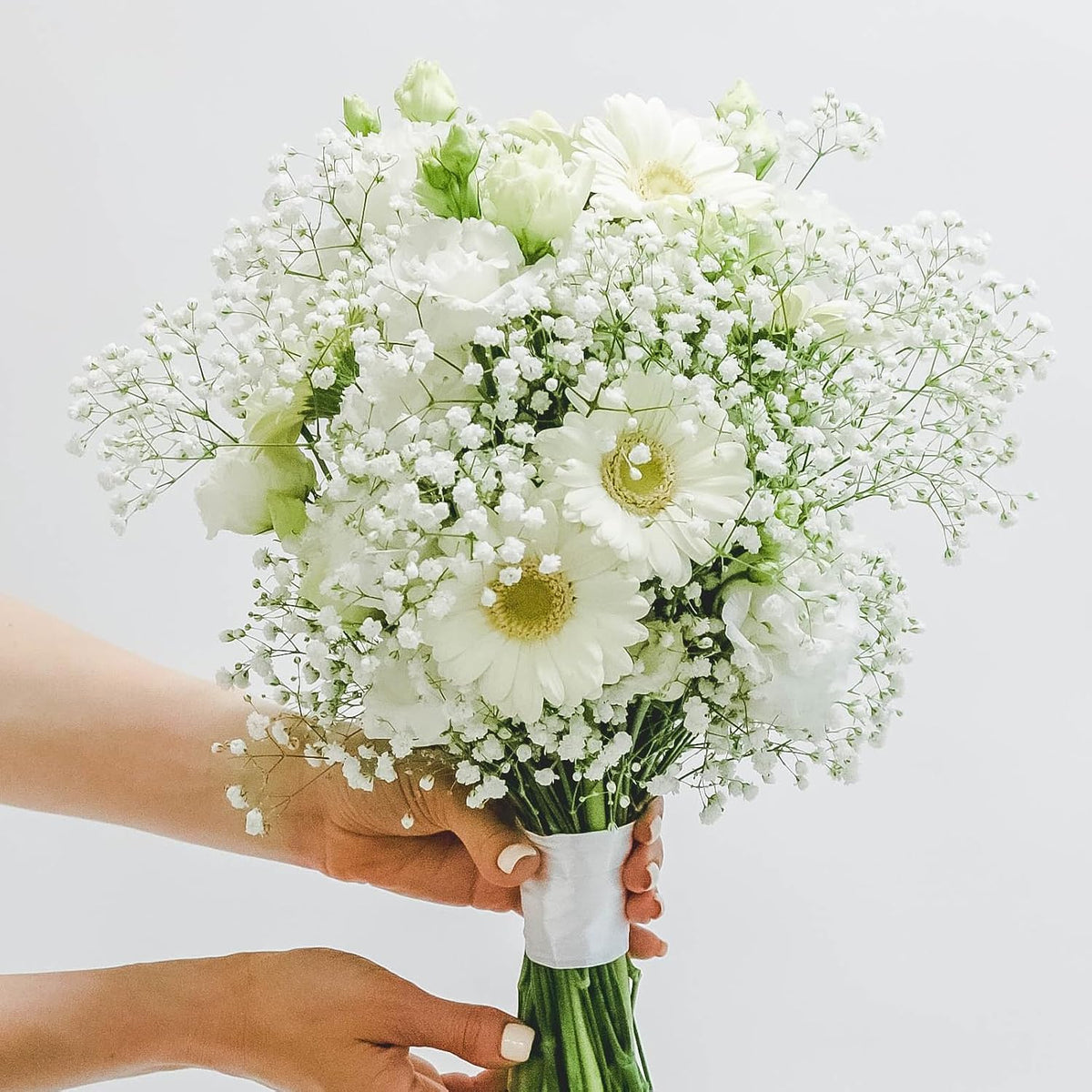 Faux White Hydrangea Artificial Flowers Bulk, Fake Silk Hydrangea Flowers Heads with Stems for Wedding Decorations Garden Party Baby Shower Porch Home Decor Table Centerpieces
