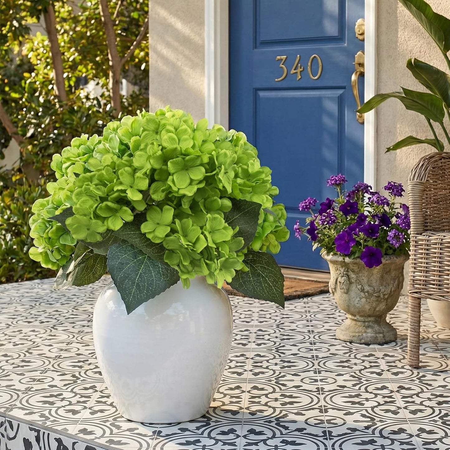 Daynight 4 Pcs Hydrangea Artificial Flowers Outdoor Silk Bouquets, UV Resistant Faux Hydrangeas Flowers for Table Vase Centerpieces Outside Party Wedding Baby Shower Home Outdoor Decor (4, White)