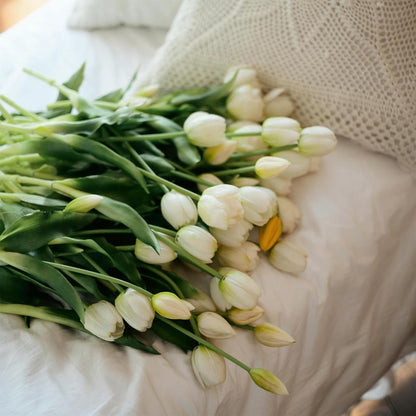 10 Pcs Fake Tulips Tulips Artificial Flowers Real Touch Fake Flowers Artificial Flower Bouquet for Home Table Party Wedding Decoration (Light Pink)