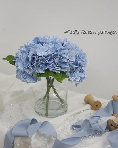 Real Touch Artificial Flowers White Hydrangea in Vase for Home Decoration