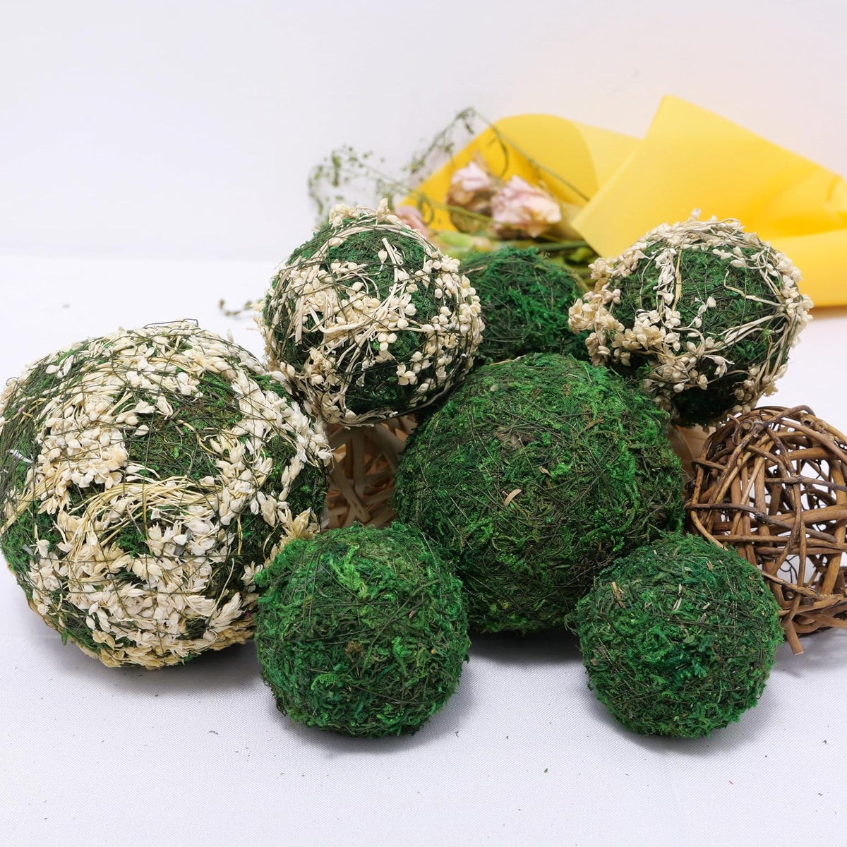 Handmade Natural Green Plant Moss Balls Decorative for Home Party Display Decor Props (2 in)