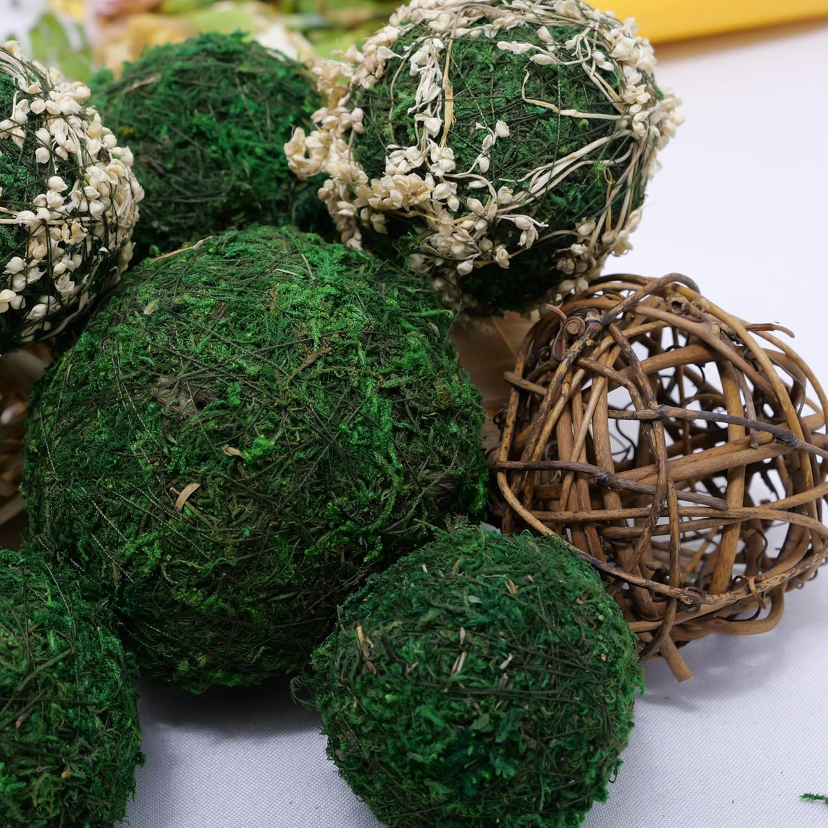 Handmade Natural Green Plant Moss Balls Decorative for Home Party Display Decor Props (2 in)
