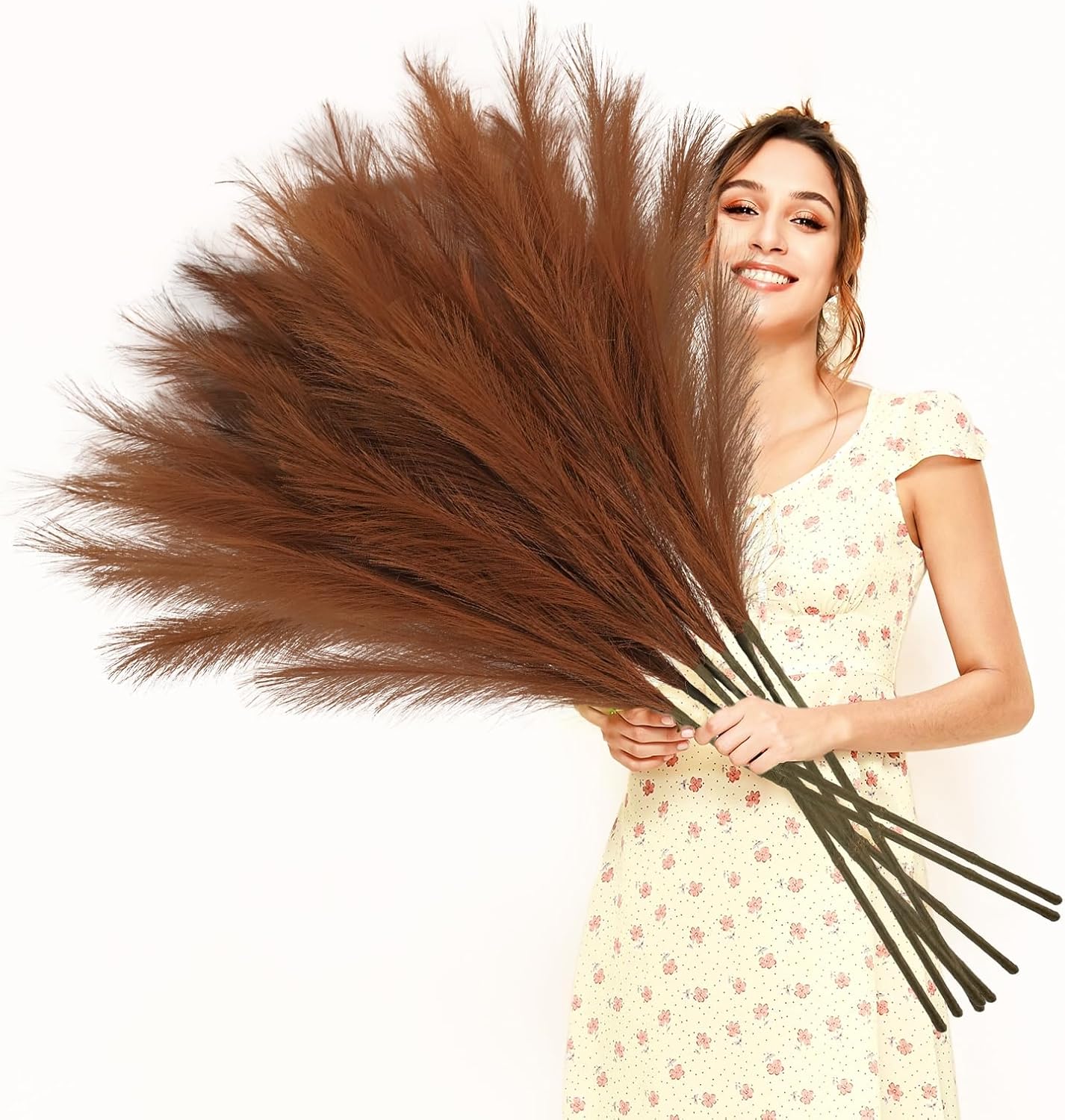 obbsie 50PCS Faux Pampas Grass, 21.6" Short Artificial Pompous Grass Floral Fake Pompas Grass Branches Vase Filler Flower Arrangement for Home Wedding Boho Decor, Beige