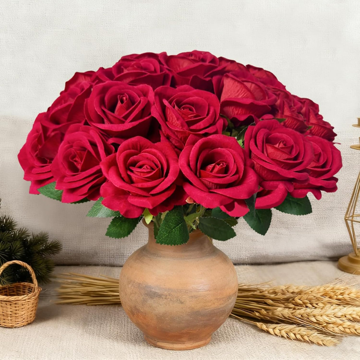 100 Pcs Red Fake Roses Bulk Artificial Flowers, Artificial Velvet Silk Roses Bouquet with Stems for Wedding Decoration, Fake Flowers in Vase Valentines Day Floral Arrangement Centerpiece Home Decor